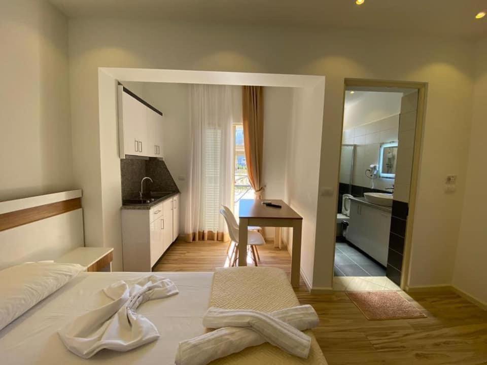 Vila Butrint Apartment Ксамил Екстериор снимка